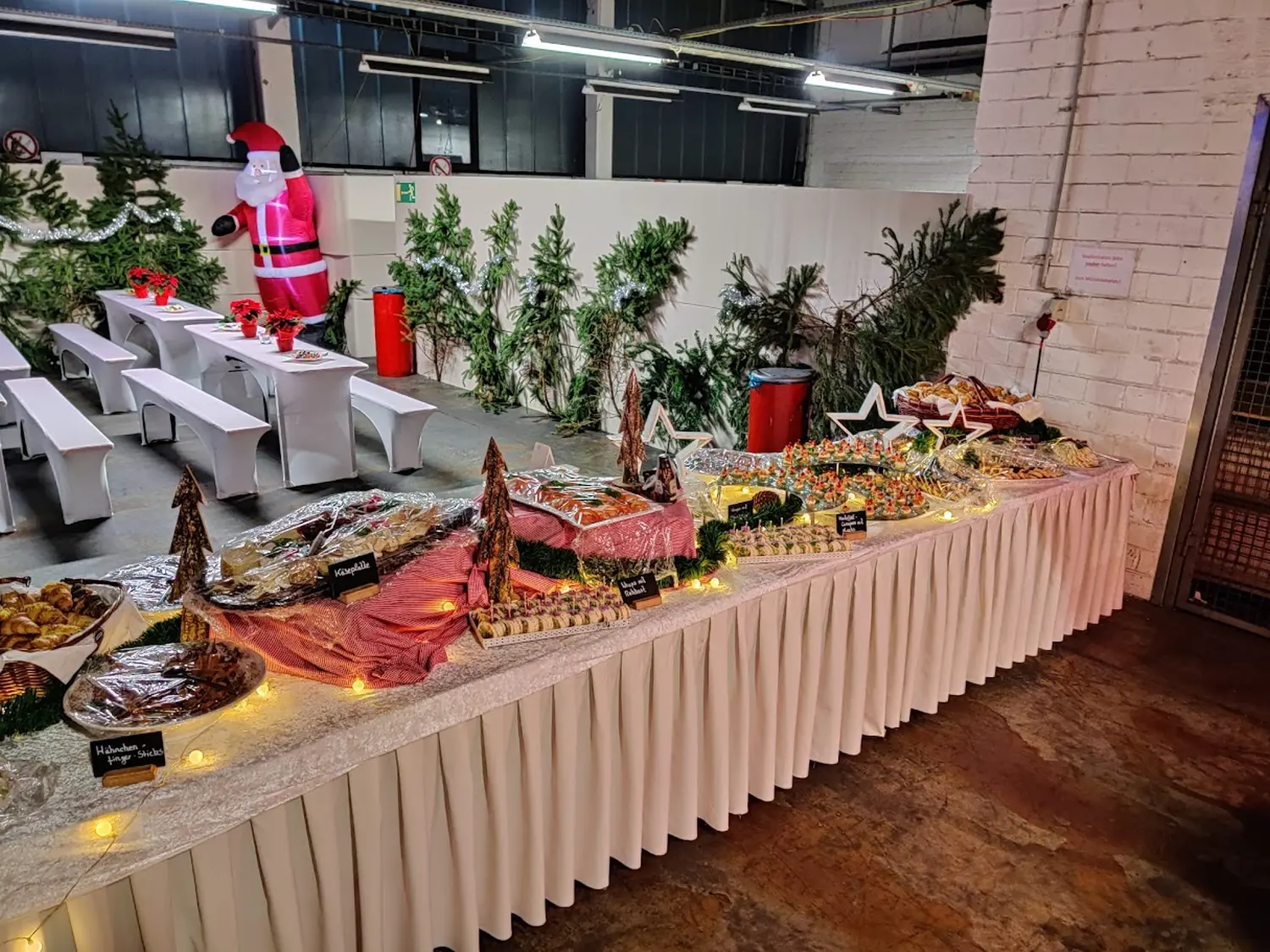 Cateringservice Schimion, Vielfalt der Speisen auf dem Tisch