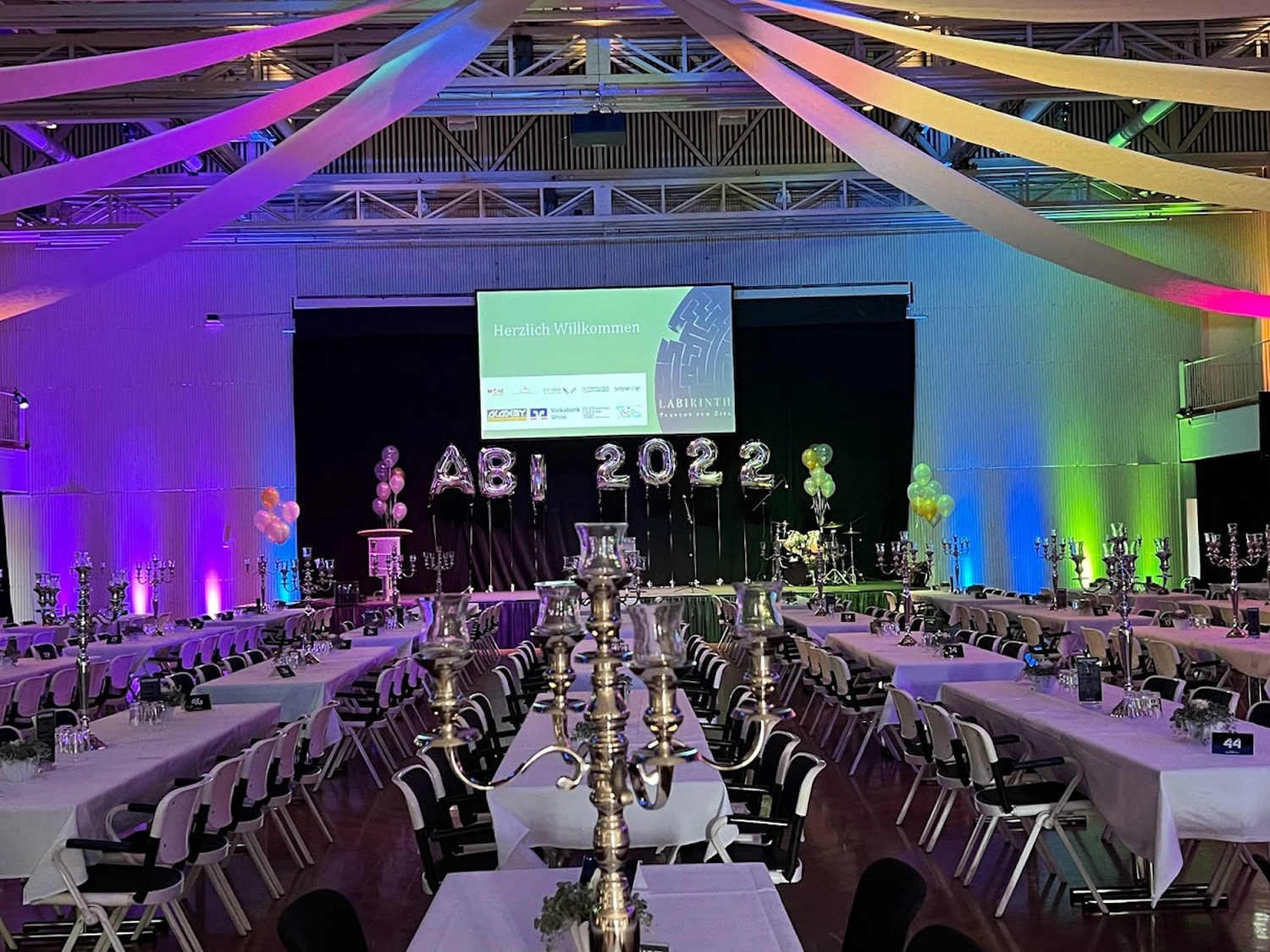 Cateringservice Schimion, Abendveranstaltung, Tische sitzen