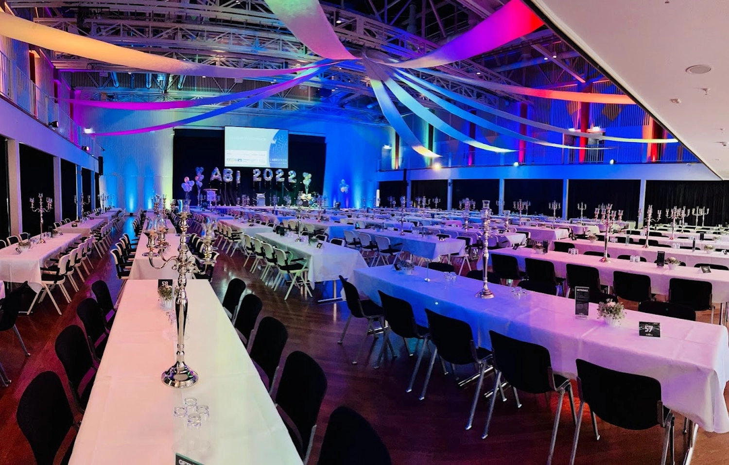 Cateringservice Schimion, Abendveranstaltung, Tische sitzen