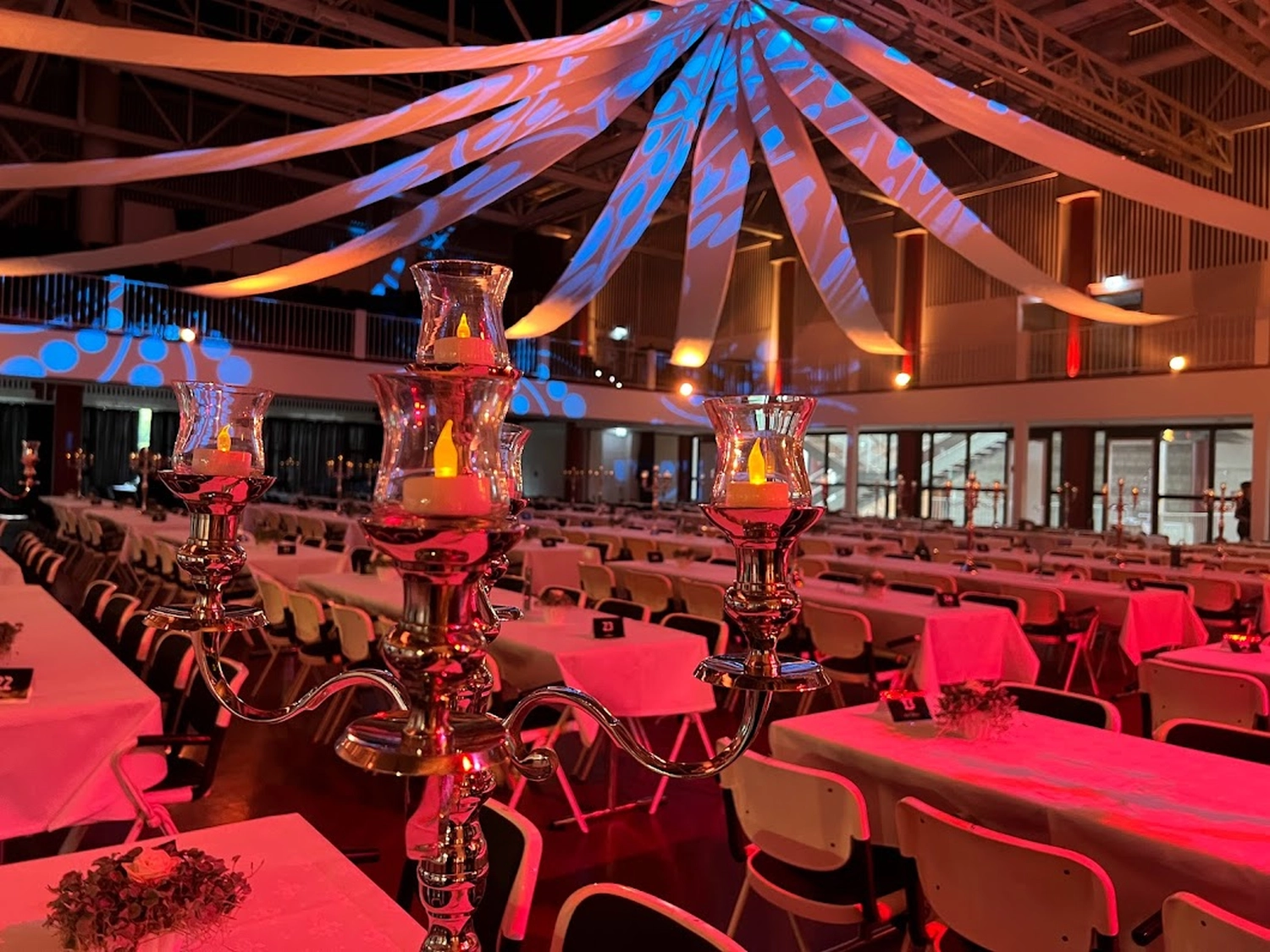 Cateringservice Schimion, Abendveranstaltung, Tische sitzen