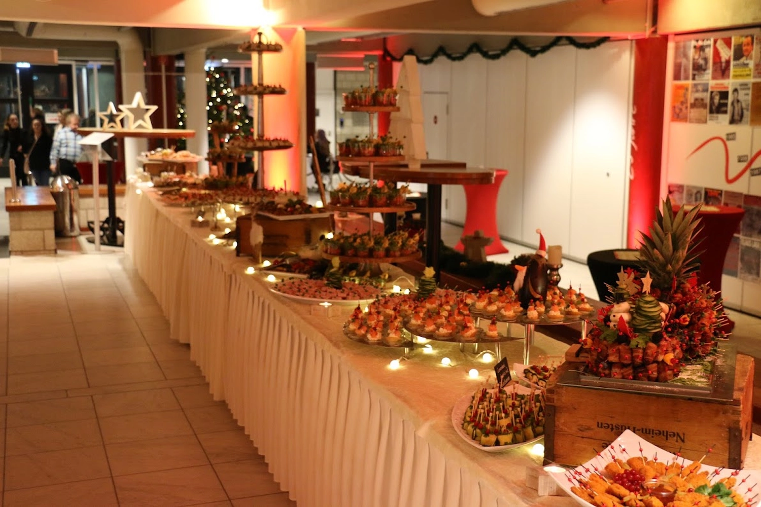 Cateringservice Schimion, Vielfalt der Speisen auf dem Tisch