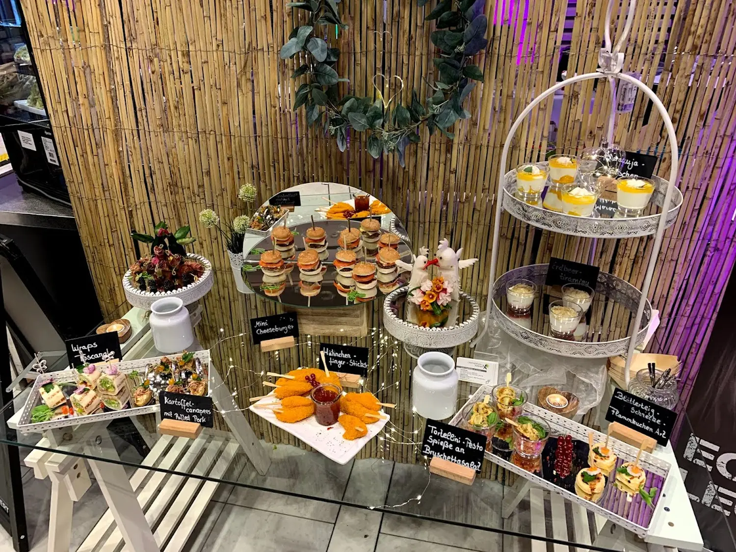 Cateringservice Schimion, Vielfalt der Speisen auf dem Tisch