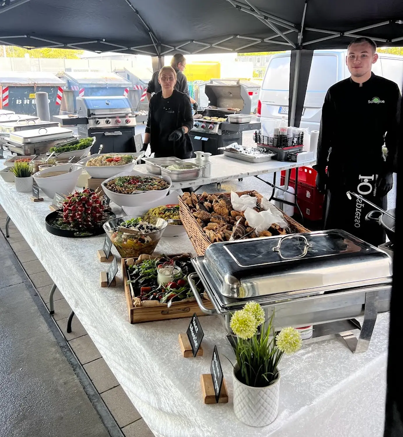 Cateringservice Schimion, Vielfalt der Speisen auf dem Tisch