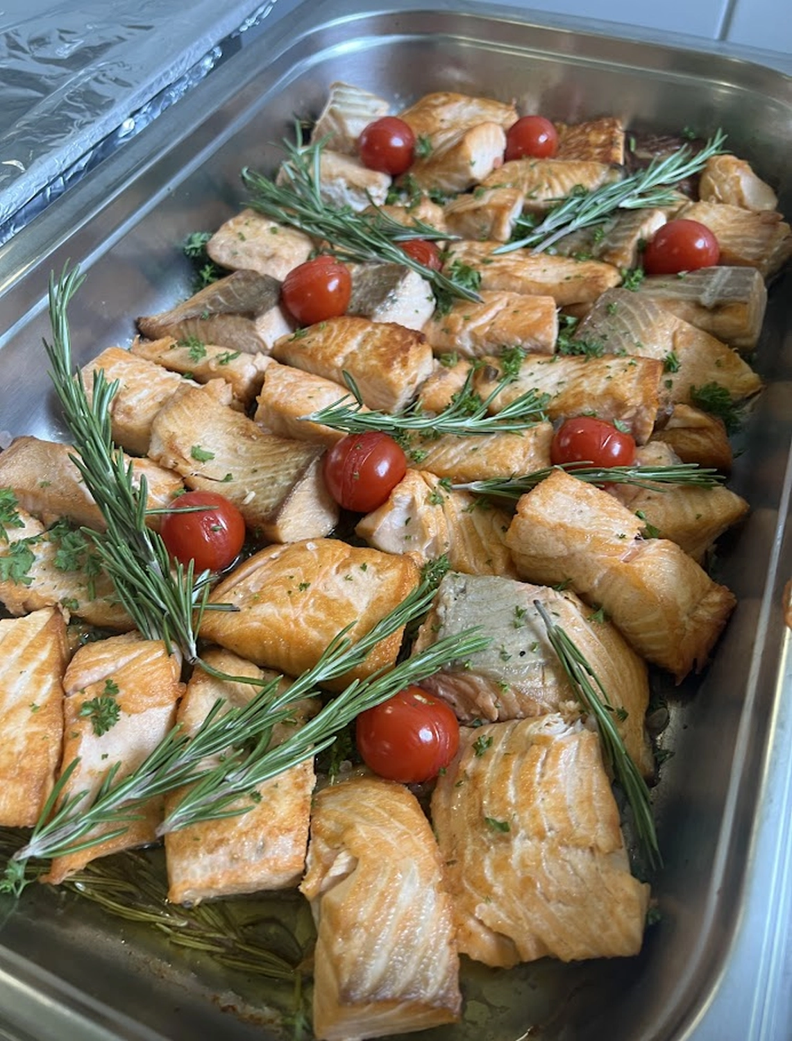 Catering-Service Schimion, gekochter Fisch 